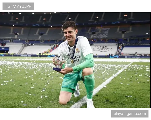 阿利松与库尔图瓦巅峰对决：两大世界级门神技术特点与影响力深度解析