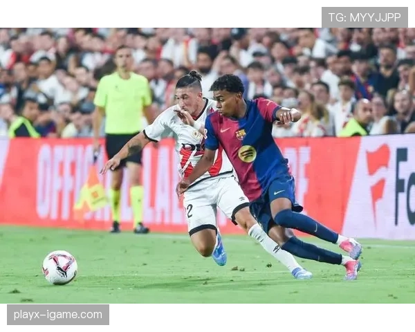 西甲新秀闪耀赛场，时尚风格引爆球迷与媒体热议